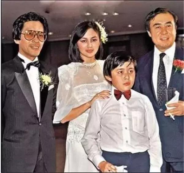 关之琳为什么这么漂亮，看看她的老爸老妈就明白啦！
