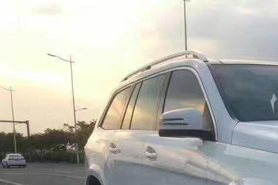 40万买下奔驰GL500，身材魁梧的他有了归属感！