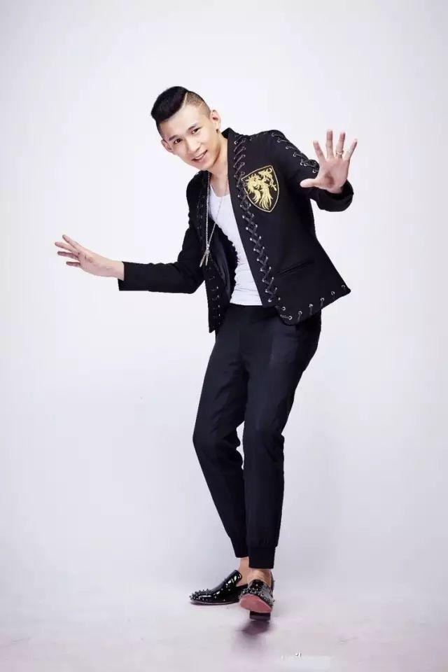 杨幂叫天佑喊麦哥被骂,是她没礼貌还是粉丝不