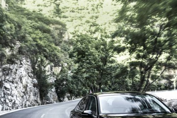 锁定商务精英  迈腾十年进阶“B级车标杆”