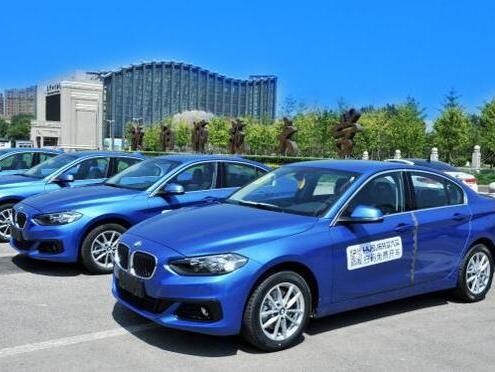 宝马停大街随便挑，1000块钱就可以开走！