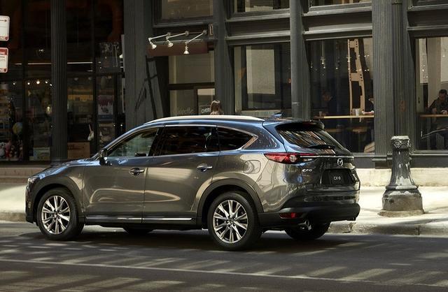 汉兰达真正遇到强敌,轴距近3米,7座汉兰达又被吊打