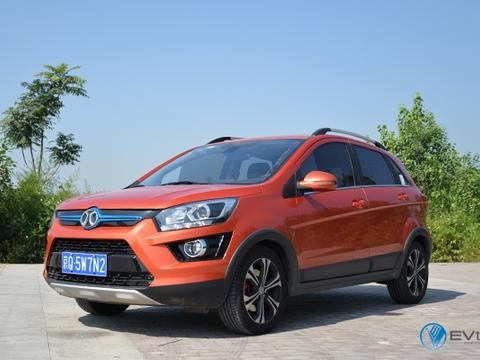 15万内的务实之选 北汽新能源EX260纯电动SUV试驾