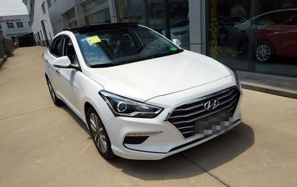 小伙子攒钱买车 毛病一堆让他后悔 朋友也为他不值