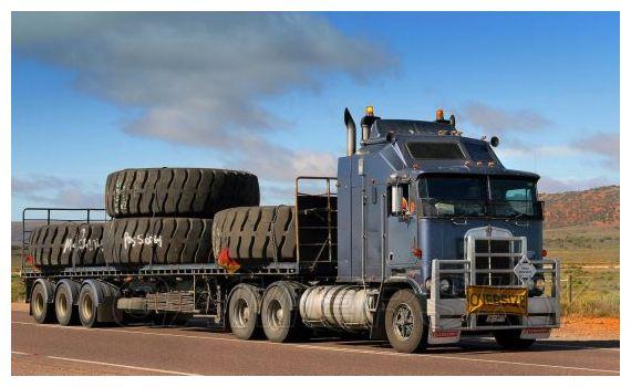 美国的卡车里面长这样,难怪他们的大货事故低