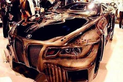 小伙子脑洞独特 打造专属宝马车 高价购买却被拒绝