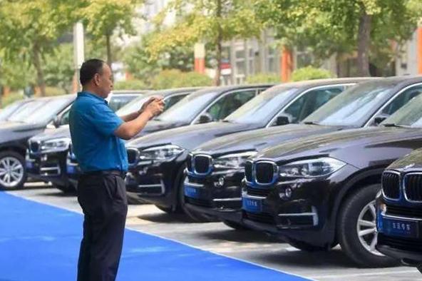 宝马X5也共享,6万就能开走,老车主都去换车漆颜色高清图片