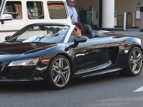 19岁就拥有布加迪，22岁豪车无数，关键是还单身