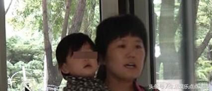 杜江和嗯哼大火，女儿也首度曝光，和嗯哼长的太像