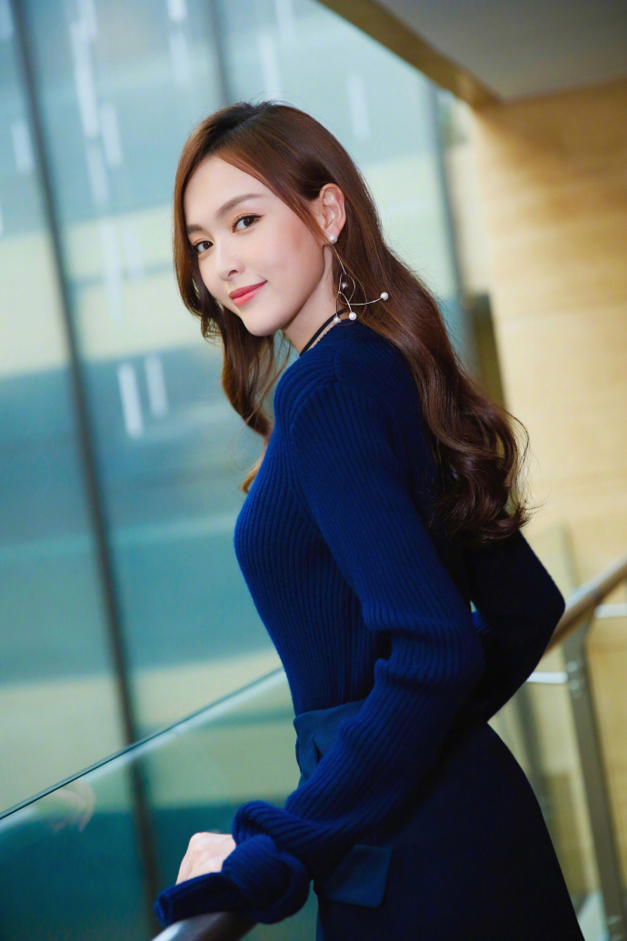 所以从小美到大的唐嫣惊艳到你了吗?期待她之后的两部新剧吧。 (特别声明:以上文章内容仅代表作者本人观点,不代表新浪看点观点或立场。如有关于作品内容、版权或其它问题请于作品发布后的30日内与新浪看点联系。)