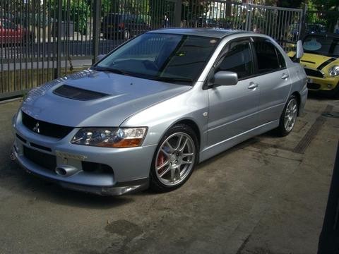 年轻就要个性，一路火花带闪电，大倾角低趴思域