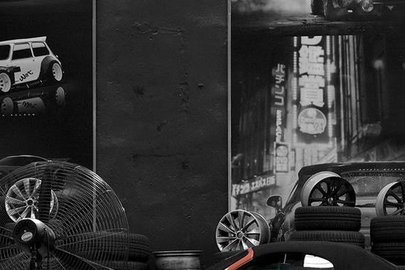 洗车工偷开保时捷敞篷跑车，被车主狠狠教训一顿！