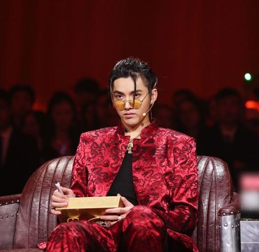 吴亦凡《以父之名》致敬杰伦,周董这首歌真有影响力