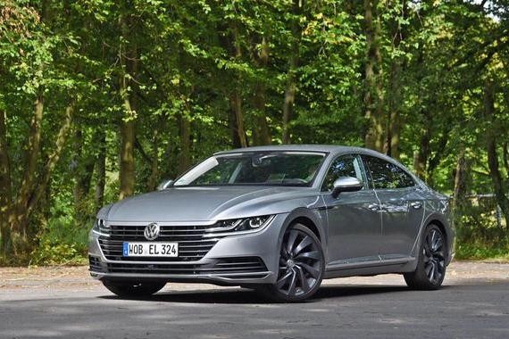 这才是大众真正宽体轿跑！全新CC，低配车型一样帅