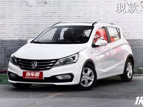 宝骏310出新款，前脸改了、自动挡也来了