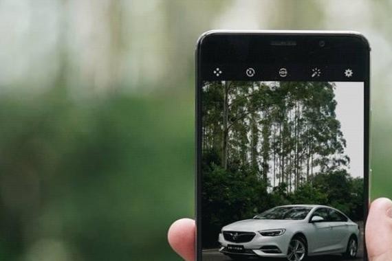 如何用1000元的手机，把10万块的车拍出100万豪车范