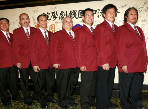 66岁元华近照，功夫不输成龙，如今生活状况堪忧