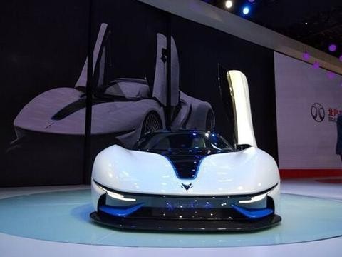 极速260km，300公里续航，剪刀门国产电动超跑敢信？
