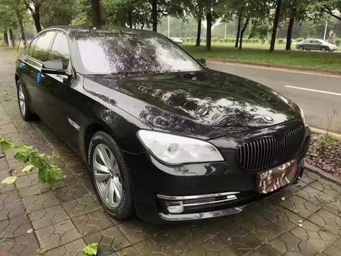 三十万买下宝马760，希望靠这台车找个女朋友！