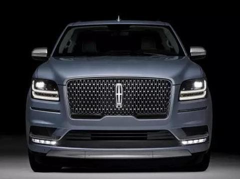 18款林肯领航员全尺寸豪华SUV、国内首批抵达天津港