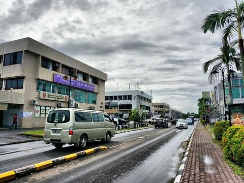 亚洲最富裕国家，出租车只有几十辆，奔驰宝马都少见