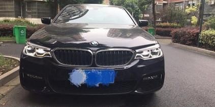 新买的宝马车车灯是这样子的 摊上这种事可真是闹心