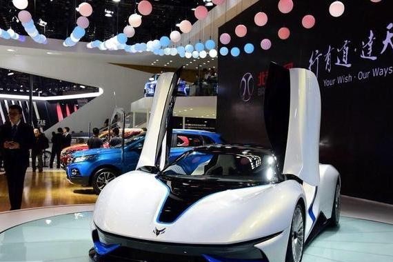 加速3秒内，碳纤维车身，剪刀门胜过法拉利！