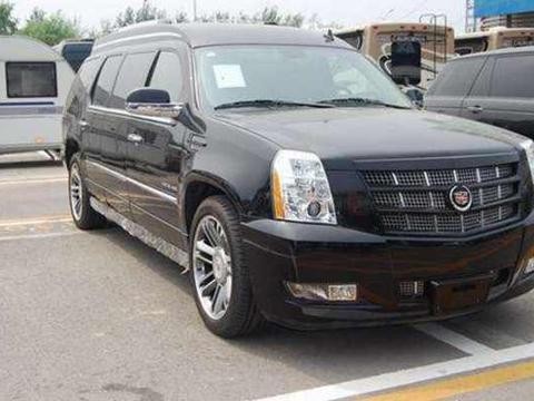 凯迪拉克凯雷德：越野车一定要占两个车位？