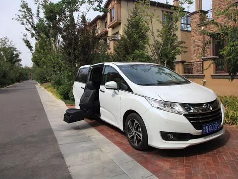 也许它正是你寻找的，试驾17款奥德赛福祉车