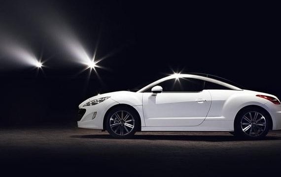 车顶像屁股，远看以为是卖60万的奥迪TT，走近一看只要30万