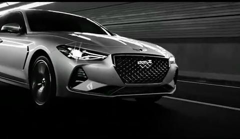 千万别认为车标带翅膀就是宾利 Genesis也带翅膀呢