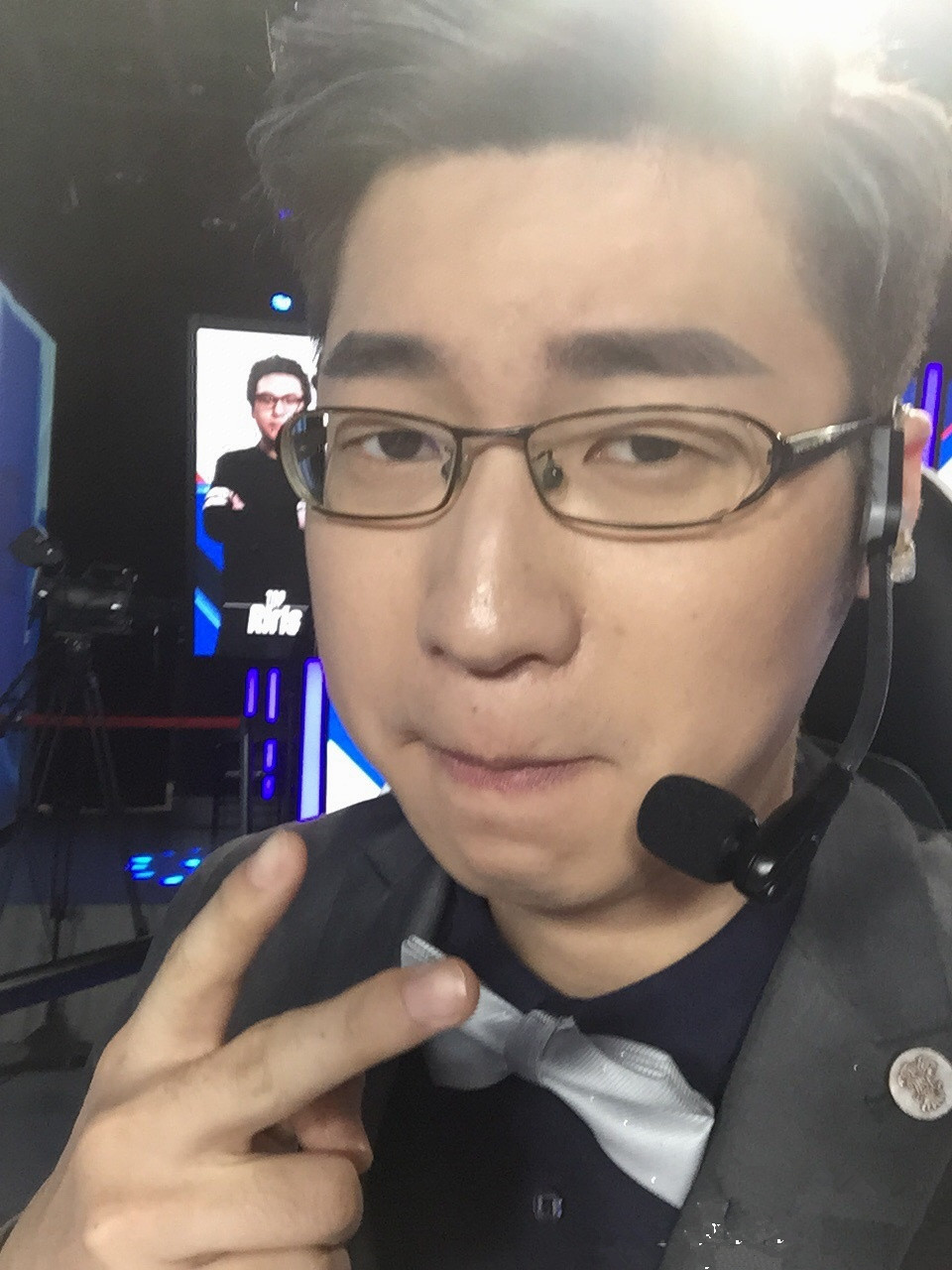 王思聪骂完也不顶用? 王多多仍是S7总决赛官方解说