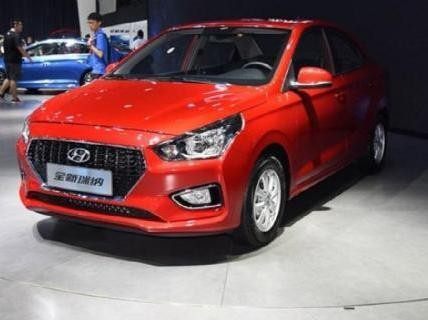 现代被逼疯了,全新瑞纳4万起,这价位你会买韩国车吗