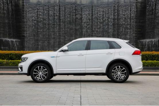 众泰大迈X7上进版正式上市!10.69万起还有7座和8AT