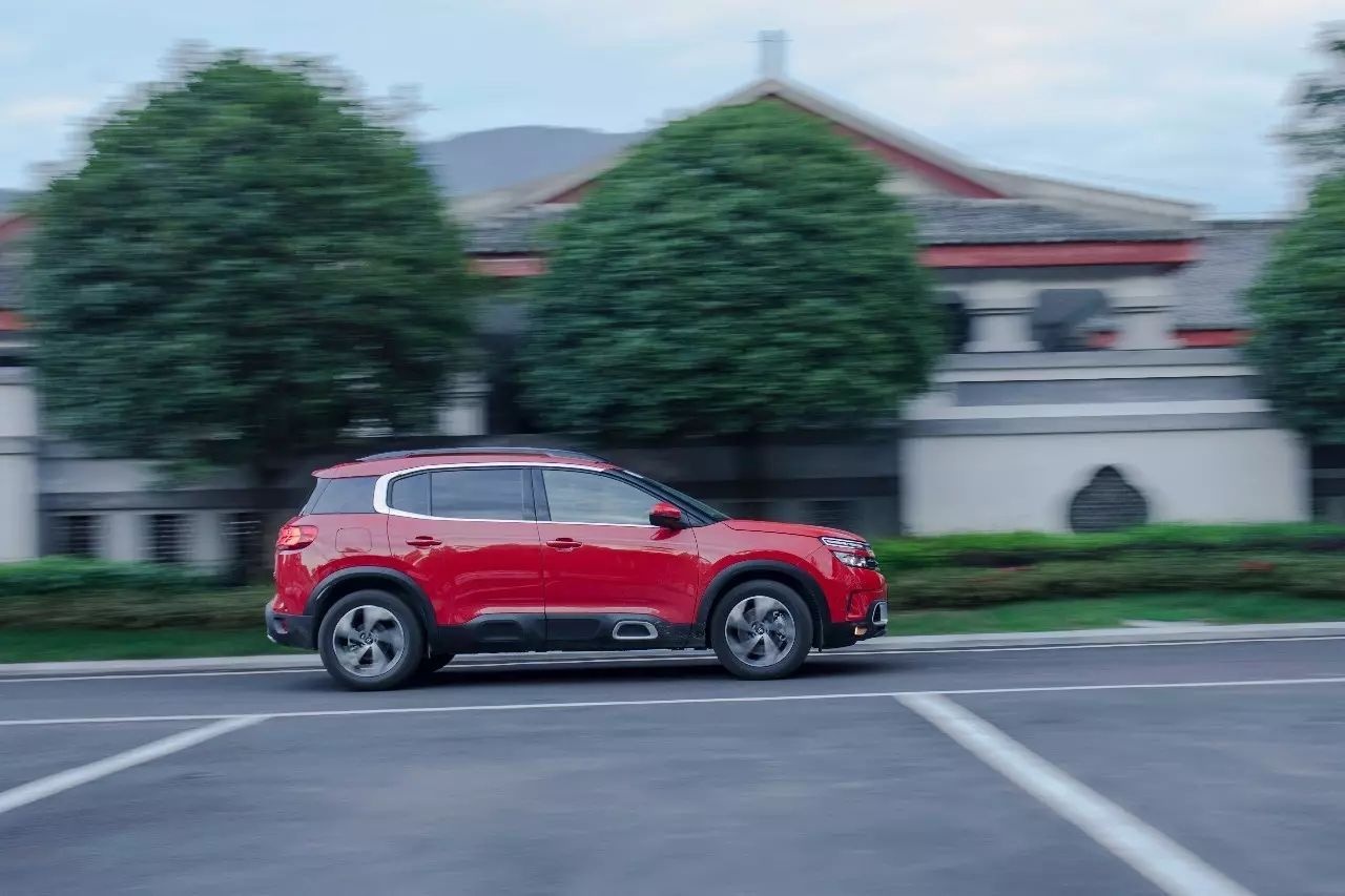 能曲能伸的SUV 雪铁龙天逸C5 AIRCROSS