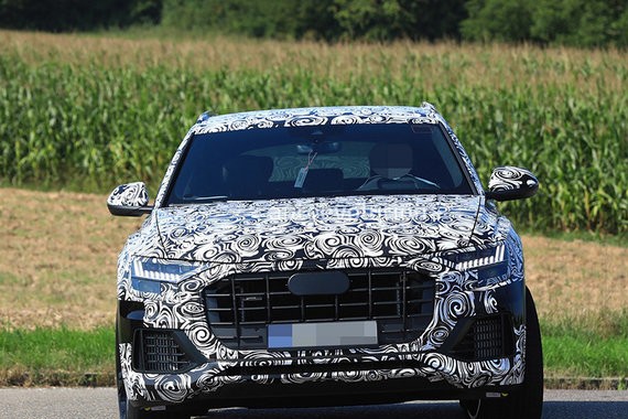 奥迪SQ8路试谍照曝光 或搭4.0T发动机