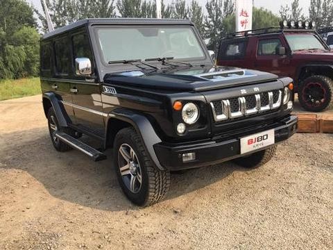阅兵专用国产SUV，外观不输奔驰G级，30多万别嫌贵