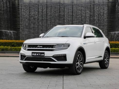 众泰大迈X7上进版正式上市！10.69万起还有7座和8AT