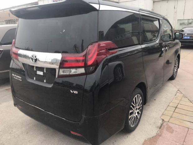 2018款丰田塞纳3.5排量 配置解析 商务车中的