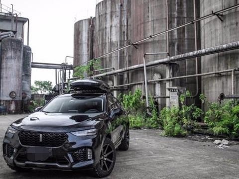 黑色外观的Wey VV7，加装个黑色的行李箱，气势压过保时捷