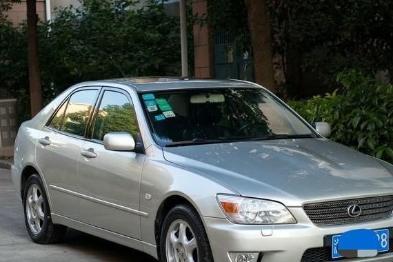 当年50万的豪车如今只要几万块，豪华一点不输奔驰宝马！