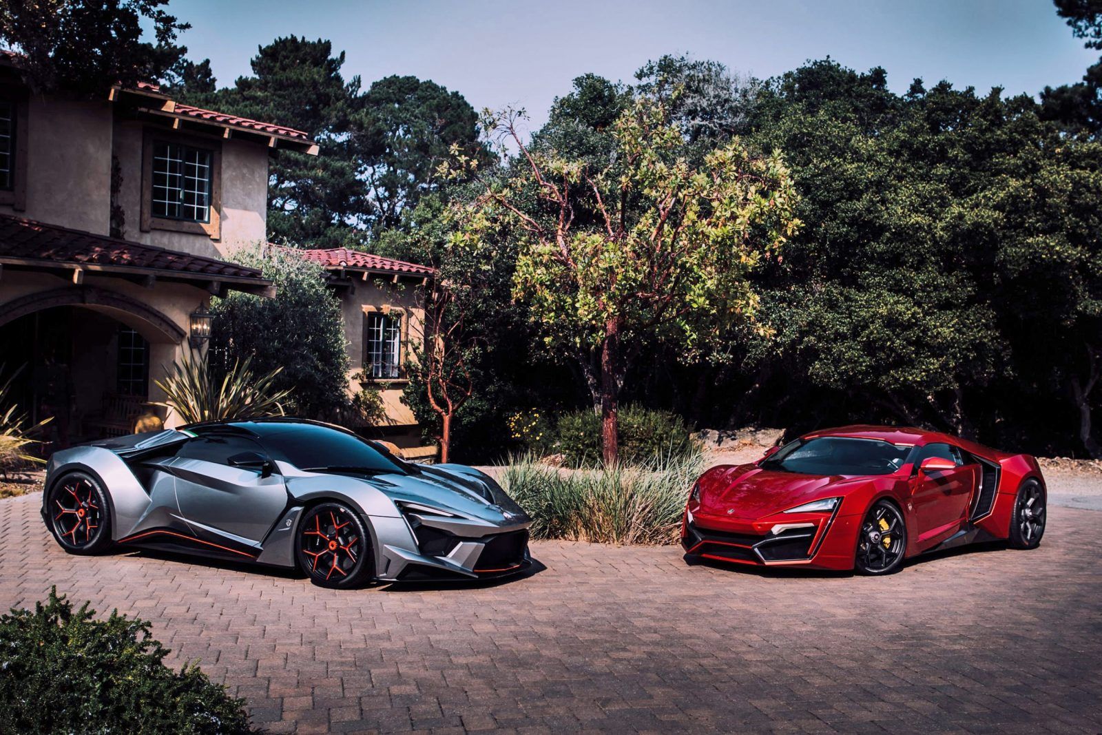 6千万的跑车回农村享受皇帝般待遇,刚一出门,