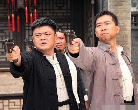 代,父亲是国家一级演员,观众都以为是洪剑涛!