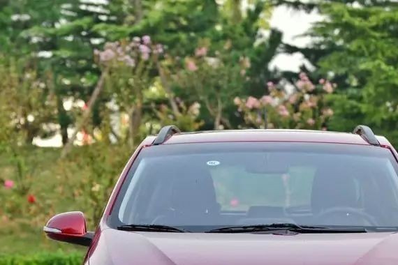 顶配都不到6万，宝骏这辆精品自动挡小车，想不买都难！