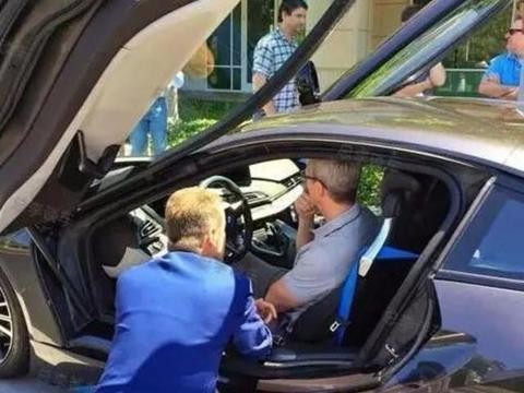 年薪25亿的CEO，为人低调，座驾不一般！