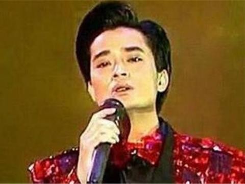 他凭春晚一夜走红，坐拥豪车无数，但因梅艳芳去世猝死年仅41岁！