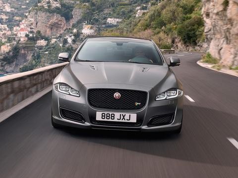 坚持了那么多年，捷豹的高性能还是机械增压，暴力真有内饰真丑