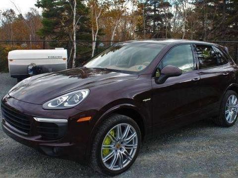 新车多久打一次蜡? 教你一招, 让车身干净锃亮不沾灰