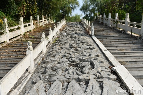 这里曾被称为黄海九寨沟，如今萧条荒凉如同鬼城
