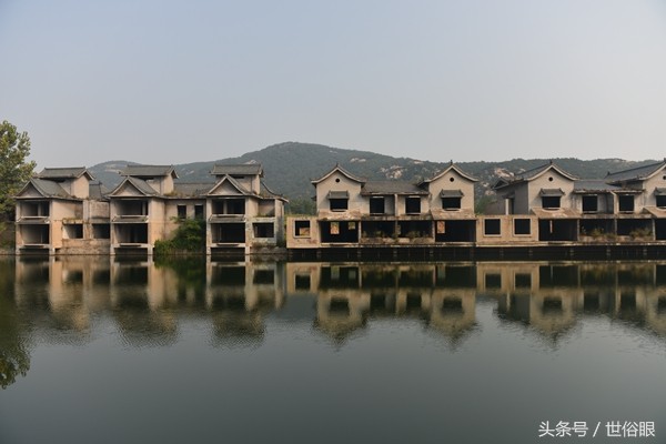 这里曾被称为黄海九寨沟，如今萧条荒凉如同鬼城